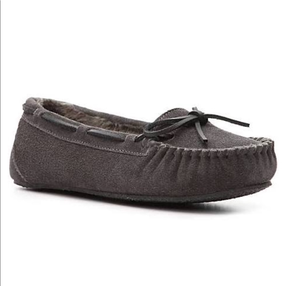 NWOB Gray Minnetonka Moccasins Womens’ 9